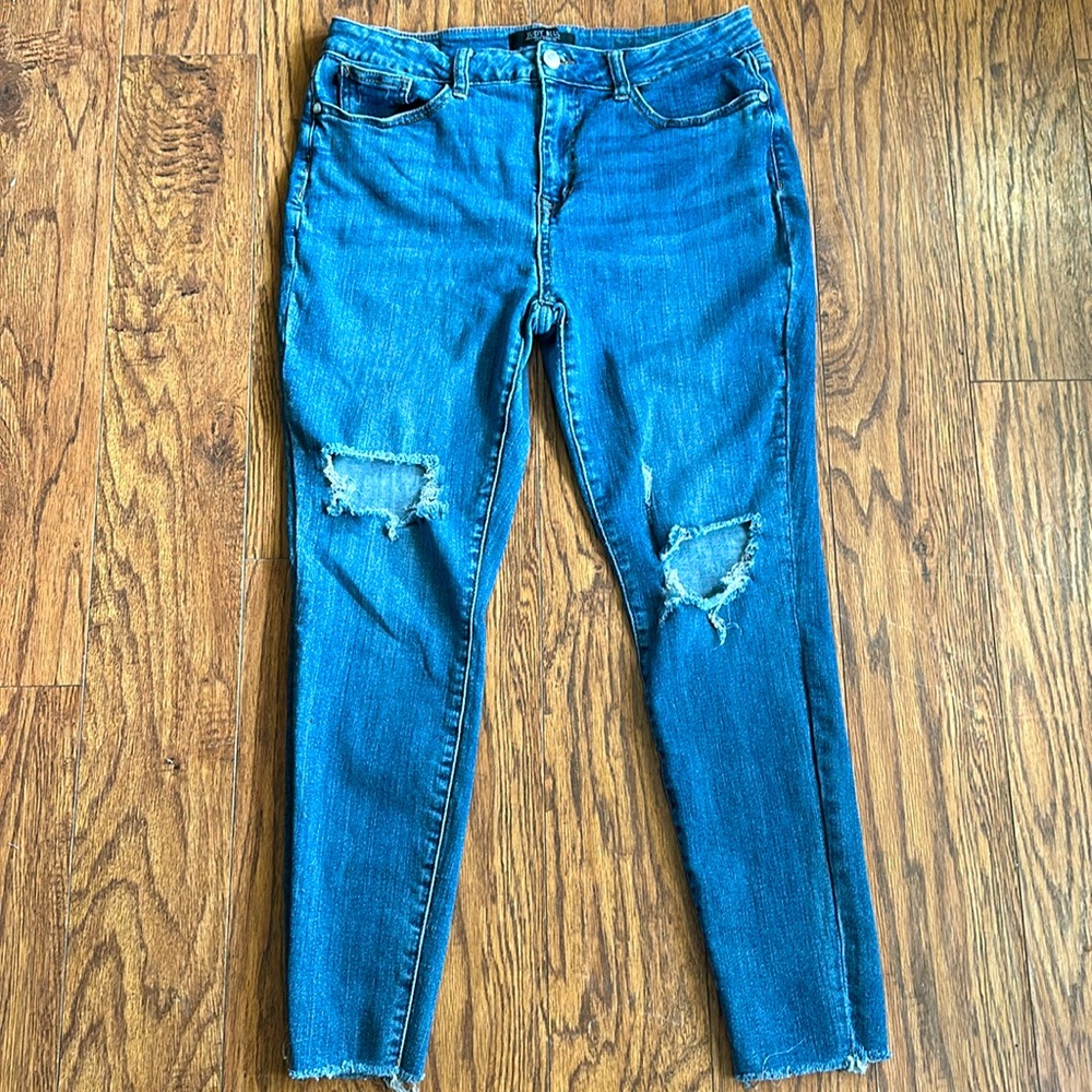 Judy Blue High Rise Distressed Blue Jeans